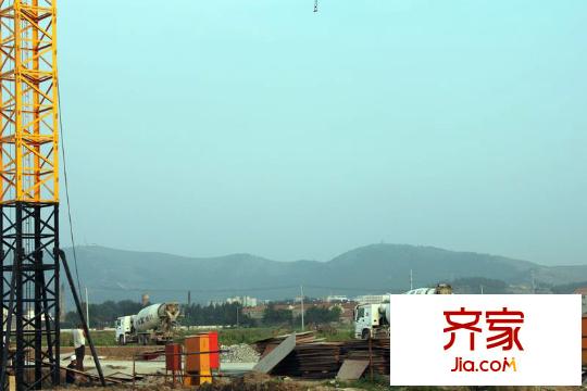 御景華庭正在打地基（20100810）