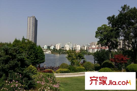 鼓樓廣場(chǎng)西200米九龍湖公園（2015-06-12）