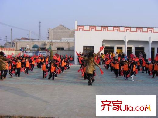 一品名郡周邊商業(yè)街上鄭集幼兒園