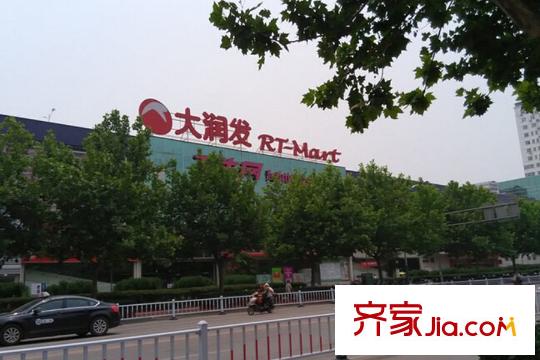 福匯雅園西500米大潤發(fā)