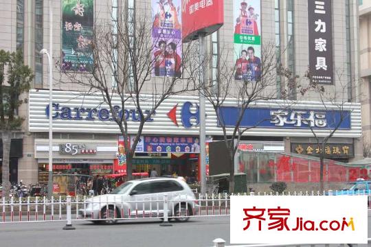 風尚米蘭向南約800米家樂福超市