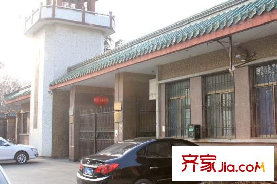 風尚米蘭向南約1000米第一中學