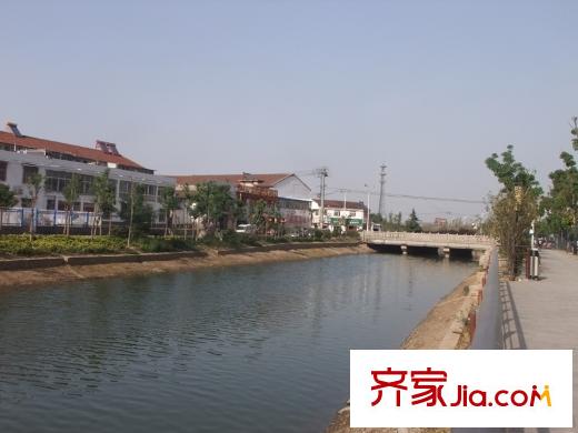 煌庭棕櫚灣向北約600米荊馬河風(fēng)景區(qū)