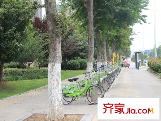 美的城售樓處門口公共自行車點(diǎn)