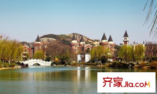 璽悅龍城項目東20米金龍湖風景區(qū)