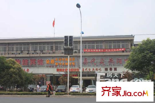保利鑫城項(xiàng)目周邊商鋪