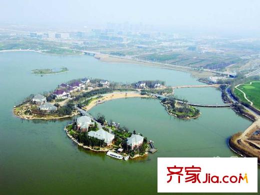 綠地泊林公館向南約600米大龍湖