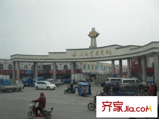 亞特香提雅境東側(cè)200米的海門(mén)大千商貿(mào)城