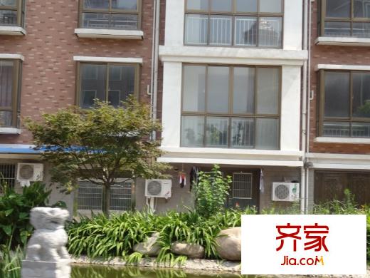 景秀天城外景圖 