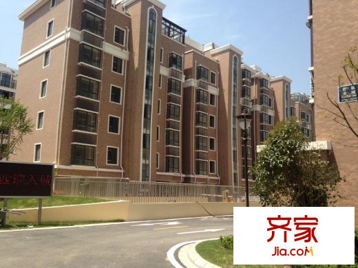 西歐龍城外景圖 