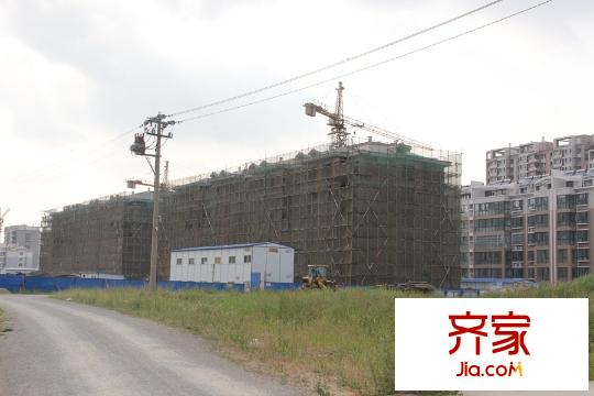 浞景馨園實(shí)景圖多層9/10#樓施工（2015-6-24）