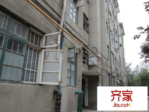 醫(yī)學(xué)院宿舍外景圖