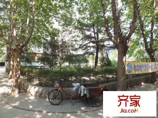 投資公司宿舍外景圖  小區(qū)內(nèi)景