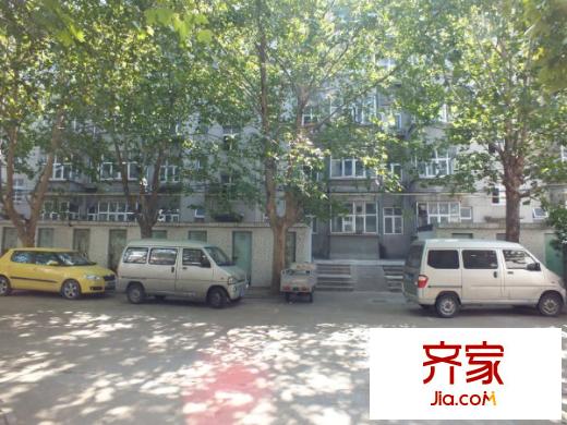 投資公司宿舍外景圖 小區(qū)內(nèi)景