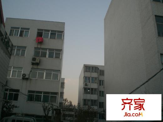 三聯(lián)宿舍(新華路)外景圖新華路三聯(lián)宿舍 （2014.11.17）