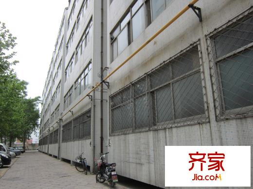 中級(jí)法院宿舍外景圖