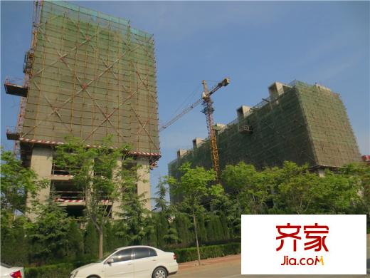 玉泉新城實(shí)景圖小高層施工（2014-06-03）