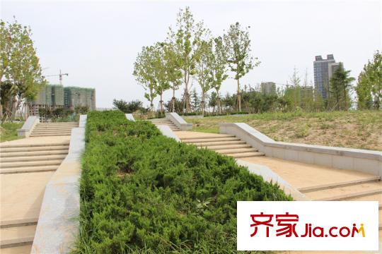 水岸華府北側(cè)50米張面河景觀公園