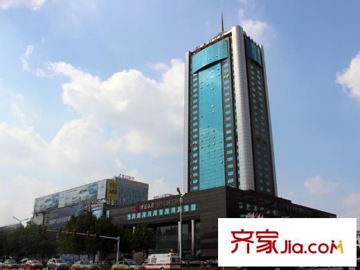 陽光100鳳凰社向西約700米中國銀行