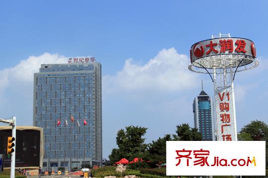和平廣場(chǎng)向南約500米大潤(rùn)發(fā)