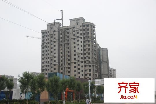 南金奧林星城32、33、34號(hào)樓封頂（2015-8-12）
