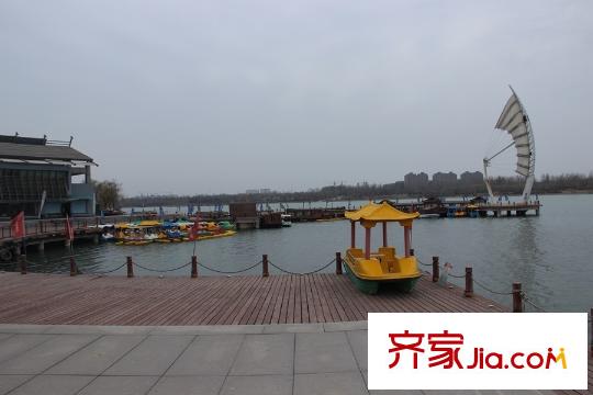 邦泰郡王府西50米鳶都湖景觀帶（2015-3-26）
