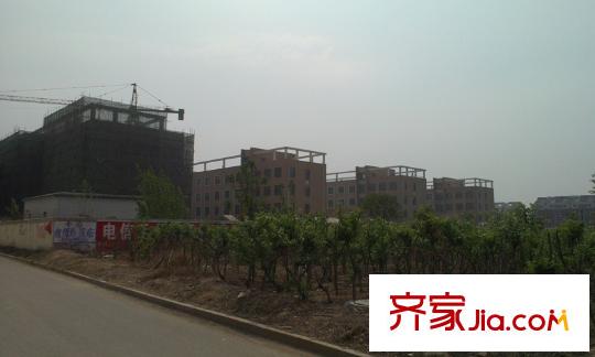 王侯嘉苑大門正對面清平小學(xué)