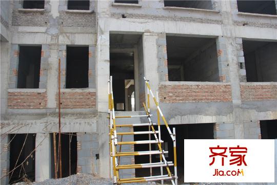 香頌灣別墅外墻處理細節(jié)照（2015-11-23）