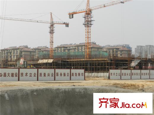 駿龍花園西側(cè)建設中寶通街小學