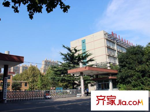 西虞天成向西500米奎文區(qū)政府
