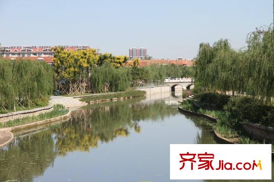 天下客新貴名苑西側環(huán)城河