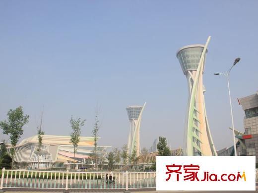 辰隆星河城西北約200米濰坊市文化中心