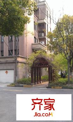 世茂東壹號(hào)別墅外景圖 