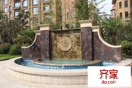 九龍華府小區(qū)大門(mén)入口（2015-9-22）