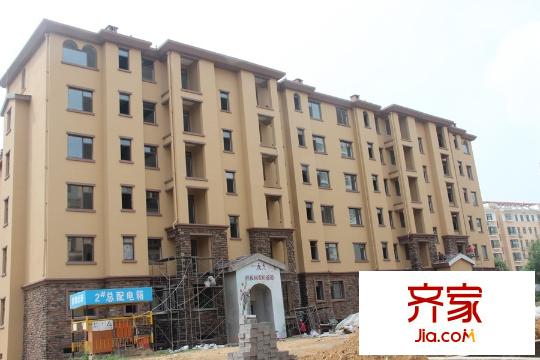 鳳凰太陽(yáng)城二期龐庭花園洋房12#外墻施工（2015-8-28） 