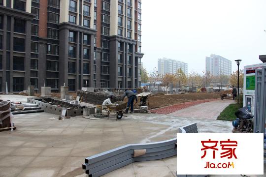 德潤(rùn)天鵝灣小區(qū)地面施工（2015-11-20）