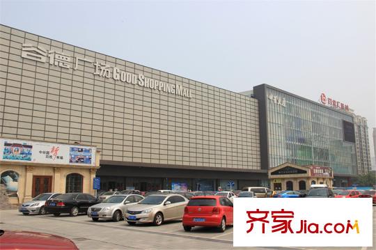 清馨園項(xiàng)目南約2300米谷德廣場(chǎng)