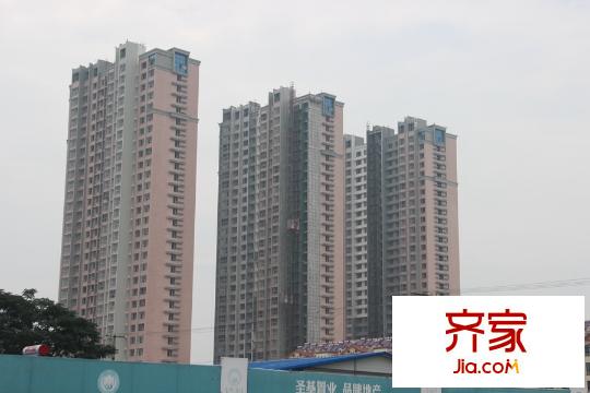 圣基金碧廣場高層20/21/22號樓外立面施工中（2015-9-1）