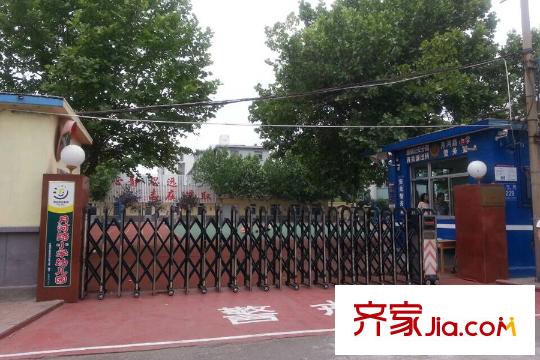 圣基金碧廣場南700米左右月河路小學(xué)