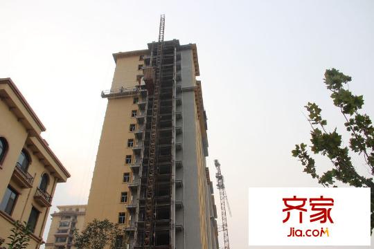 荔水灣高層8號(hào)樓外立面施工（2015-10-16）