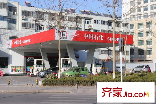 銀泉廣場項(xiàng)目對面加油站