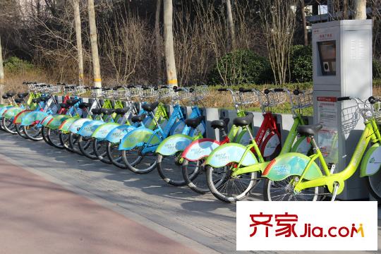 銀泉廣場(chǎng)項(xiàng)目北緊鄰自行車(chē)站點(diǎn)