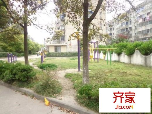 學(xué)田中南苑