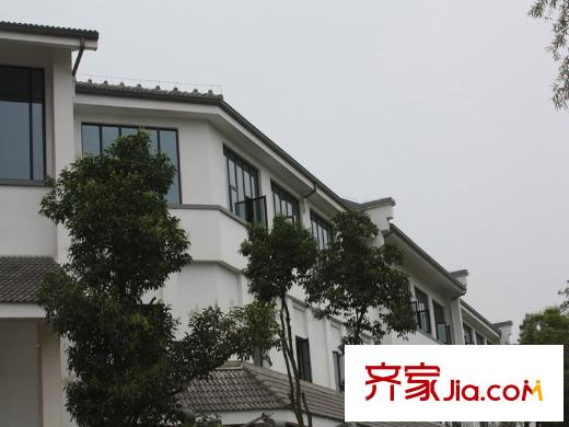 翰林府項目南側(cè)50米的文峰公園