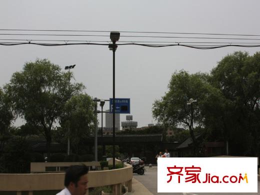 翰林府項目南側(cè)50米的文峰公園