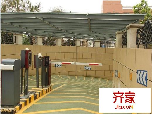 友誼嘉御龍庭地下車庫入口（20130924）