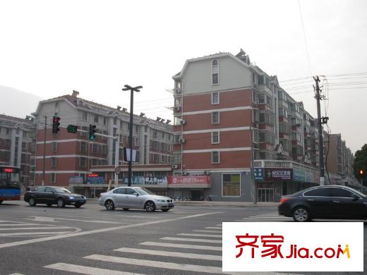 煒賦星湖鄰里西南500米的富民花園
