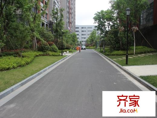 煒賦星湖鄰里小區(qū)內(nèi)道路（20130523）