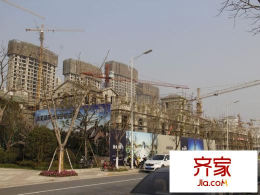 金科城高層最新進(jìn)度（2013-12-24）