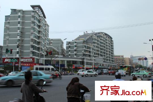 匯富廣場項目東邊200米處第一人民醫(yī)院商鋪